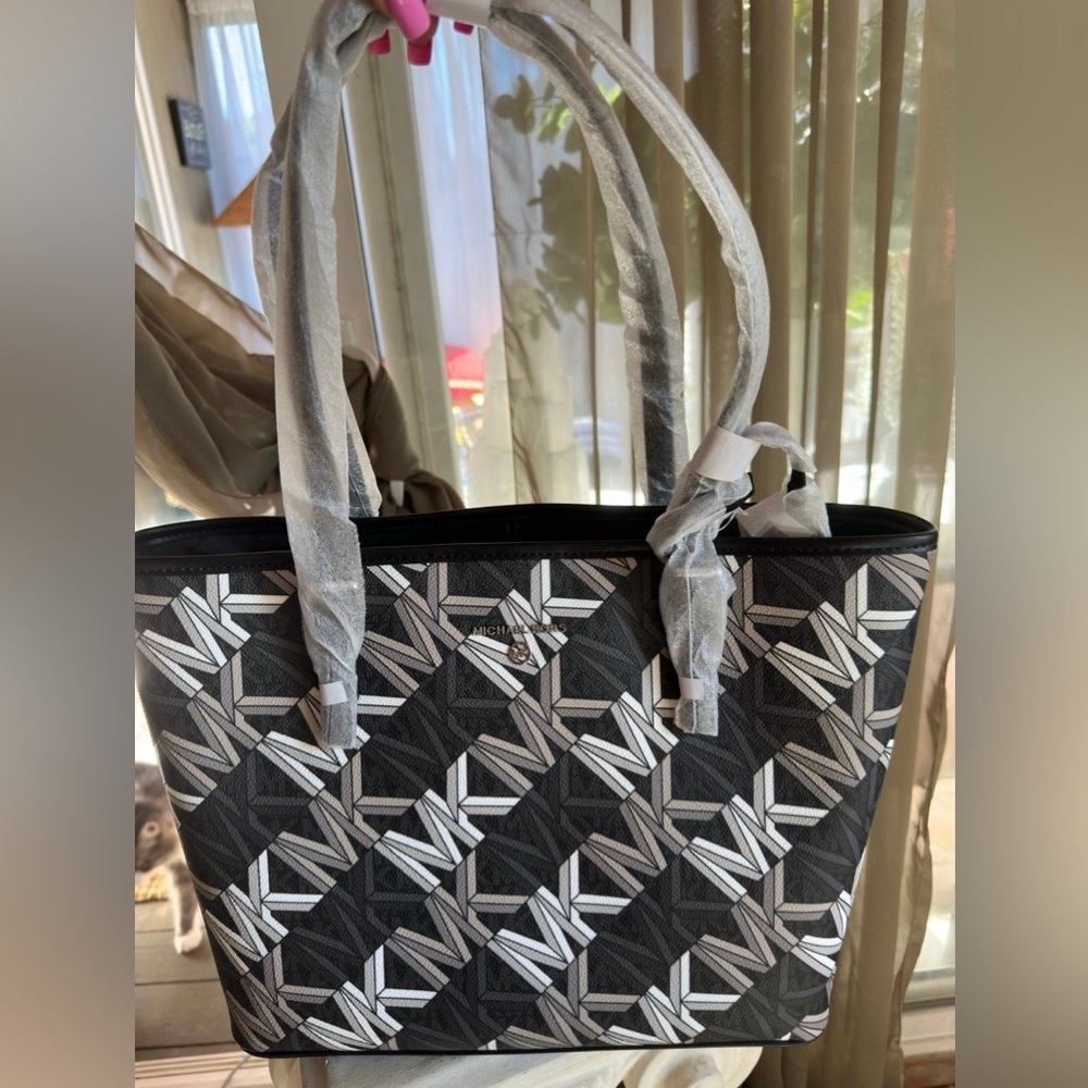 Michael Kors Jetset Charm Geometric MK Black and White Tote NWT